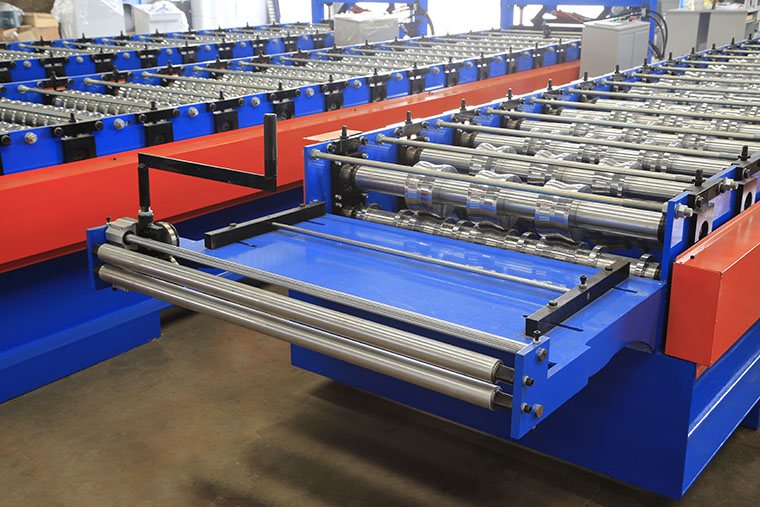  Roof Panel Roll Forming Machine